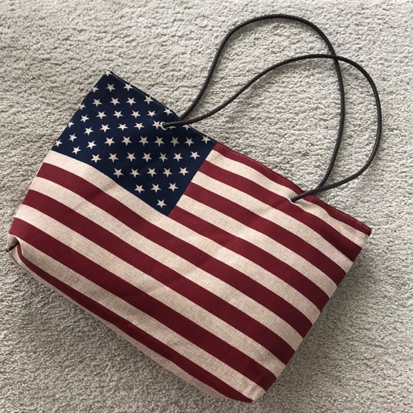 🇺🇸HOST PICK🇺🇸America Flag Beach Tote - Picture 2 of 6